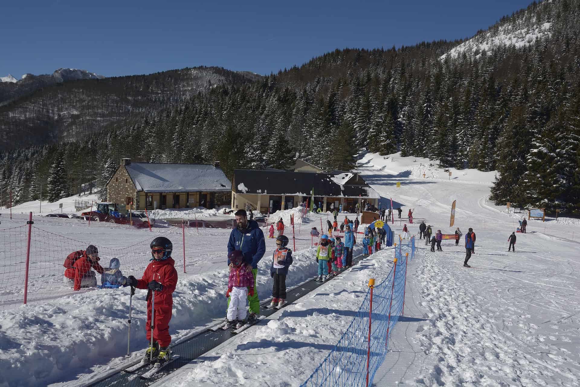 Descente en luge en famille au Val d'Azun